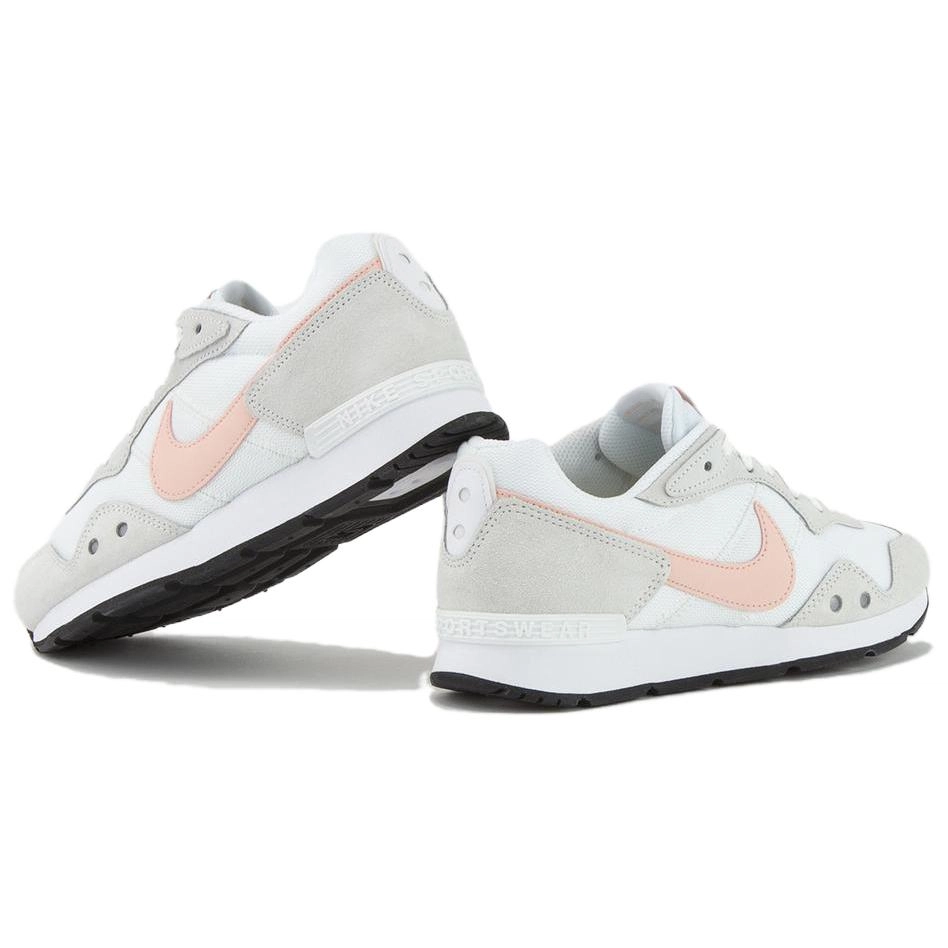 Nike Venture Runner