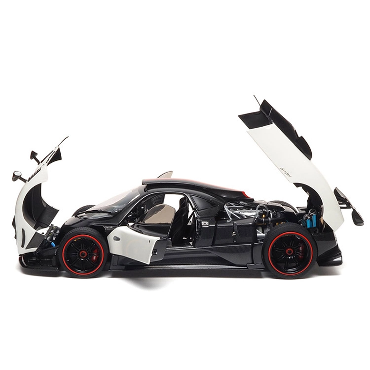 Almost Real Zonda Cinque 2009 118