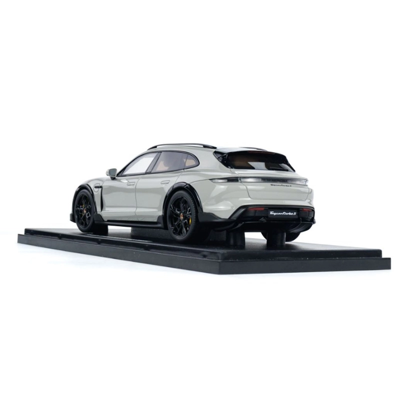 GT SPIRIT 118 Porsche Taycan Turbo S 2022