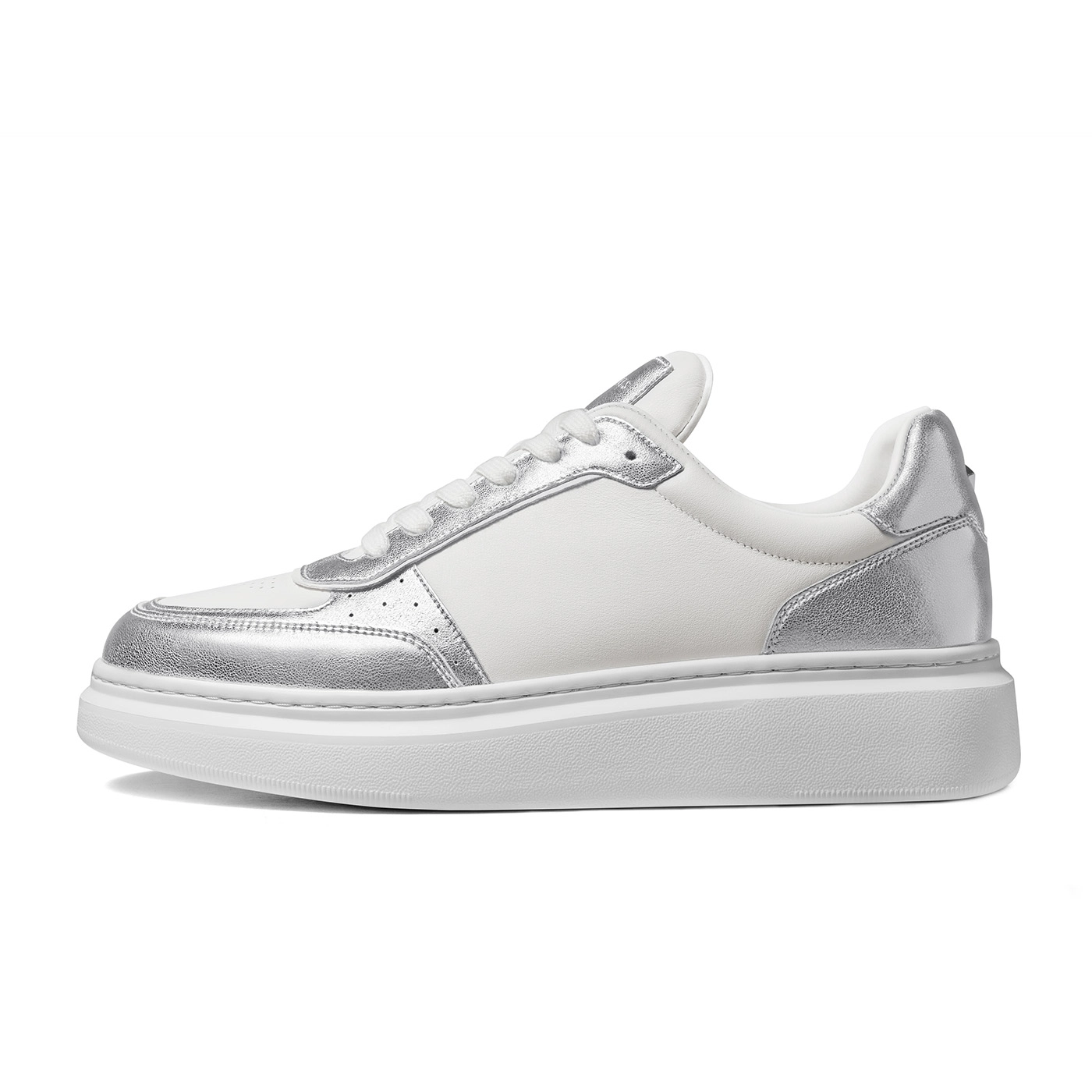 THOM WILLS trainer