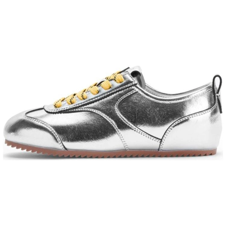 TOOMANYSHOES