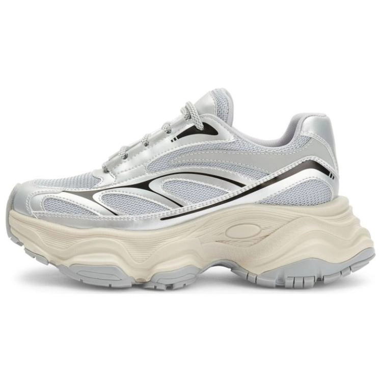 TOOMANYSHOES