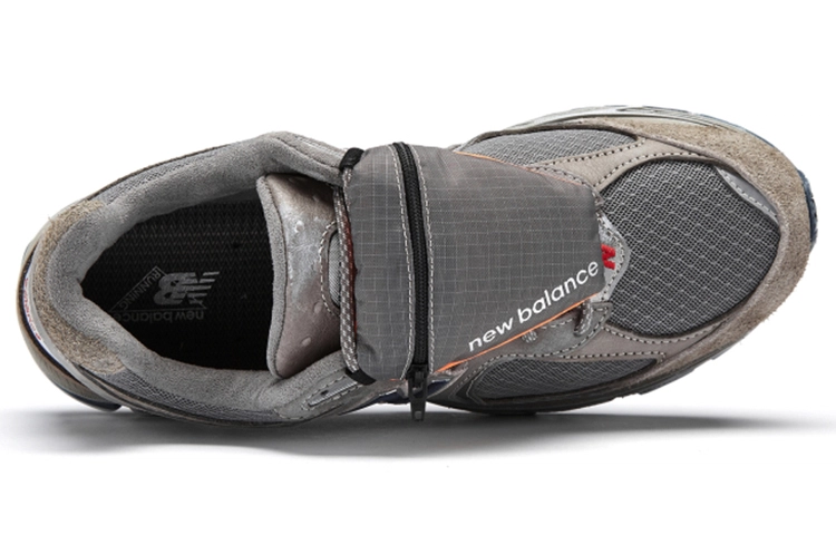 New Balance NB 2002R Pouch