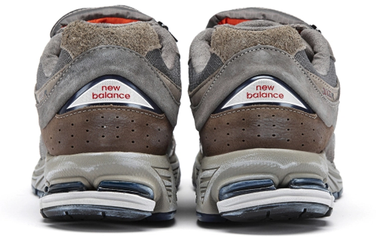 New Balance NB 2002R Pouch