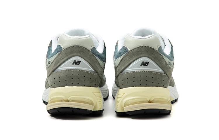 New Balance NB 2002R