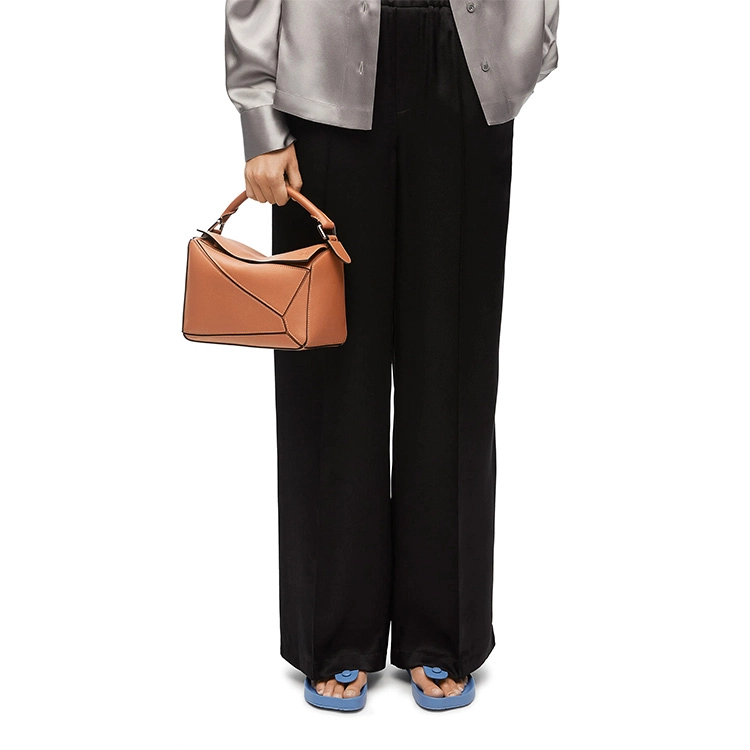LOEWE Puzzle Anagram