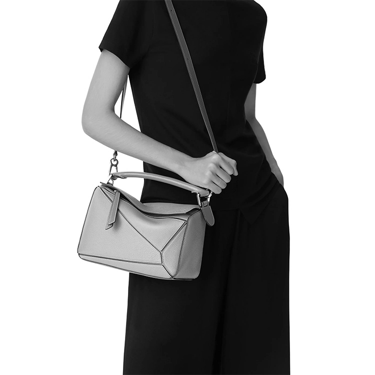 LOEWE Puzzle Anagram