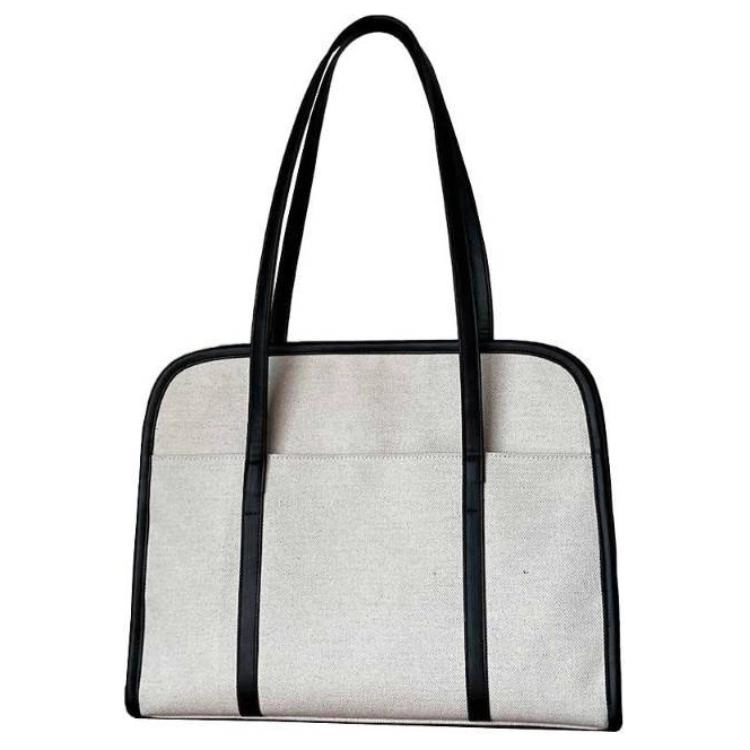 MUCU AND EBONY Tote