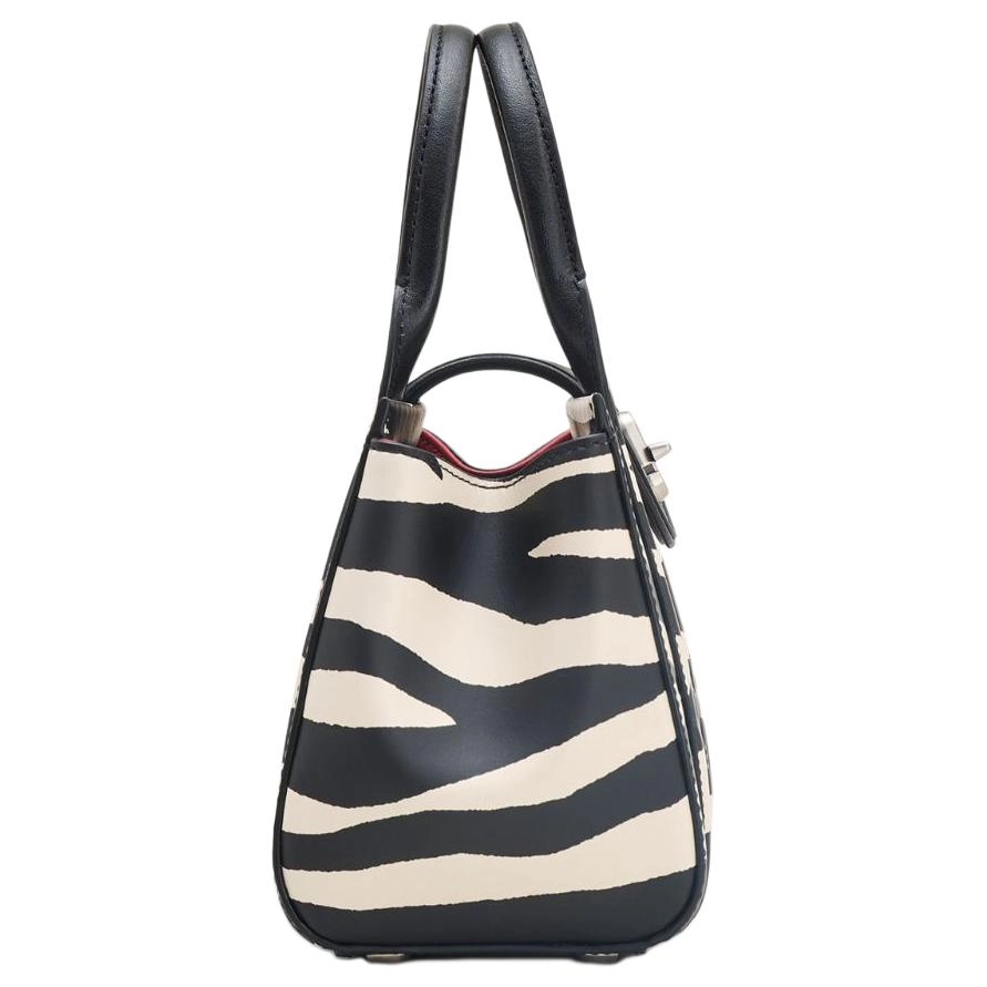 MARC JACOBS Logo