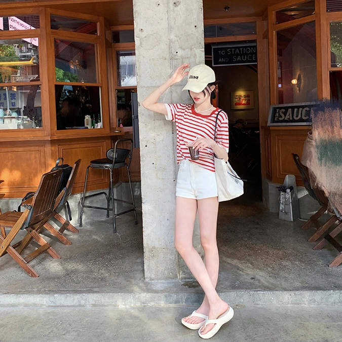 STUDIO LEE