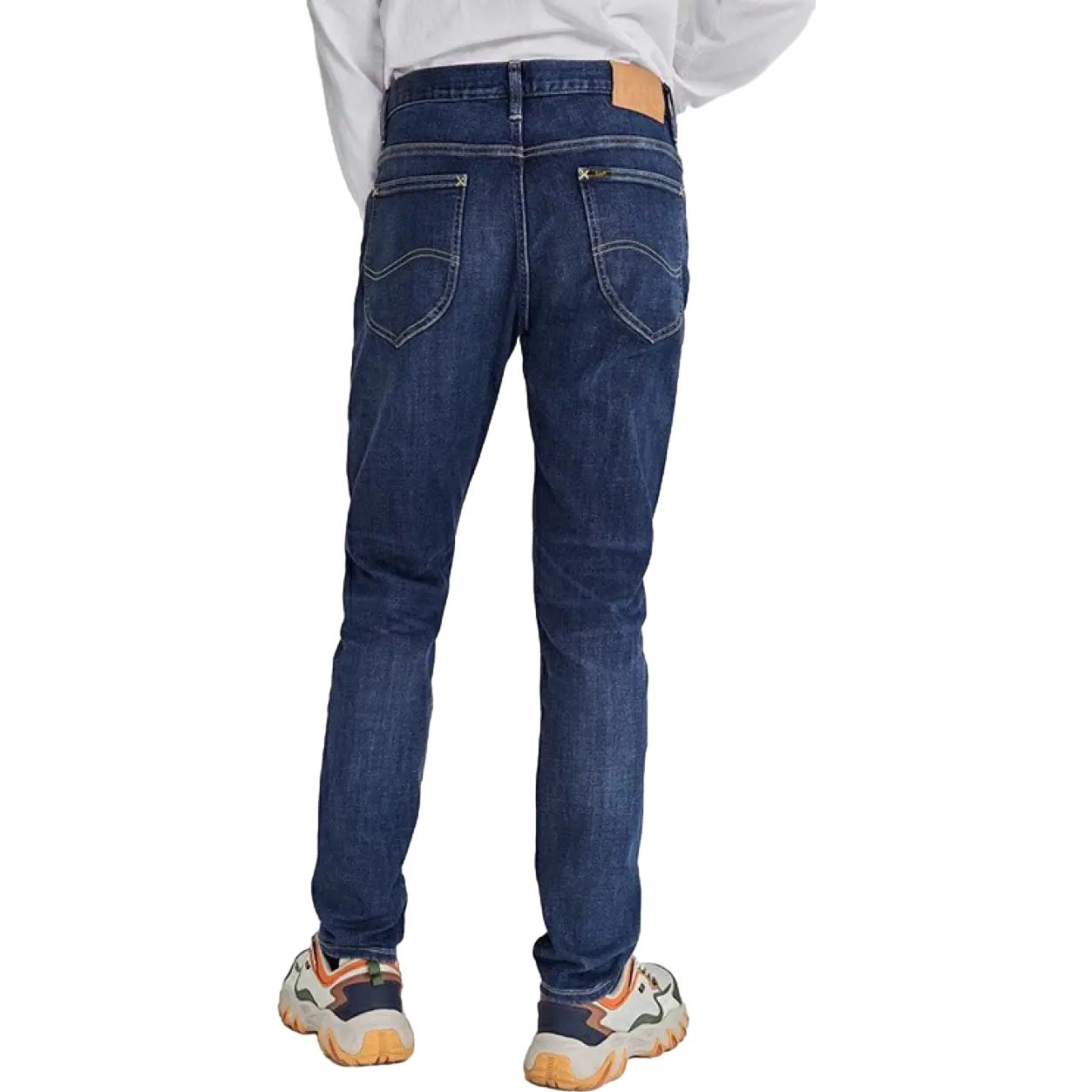 Lee