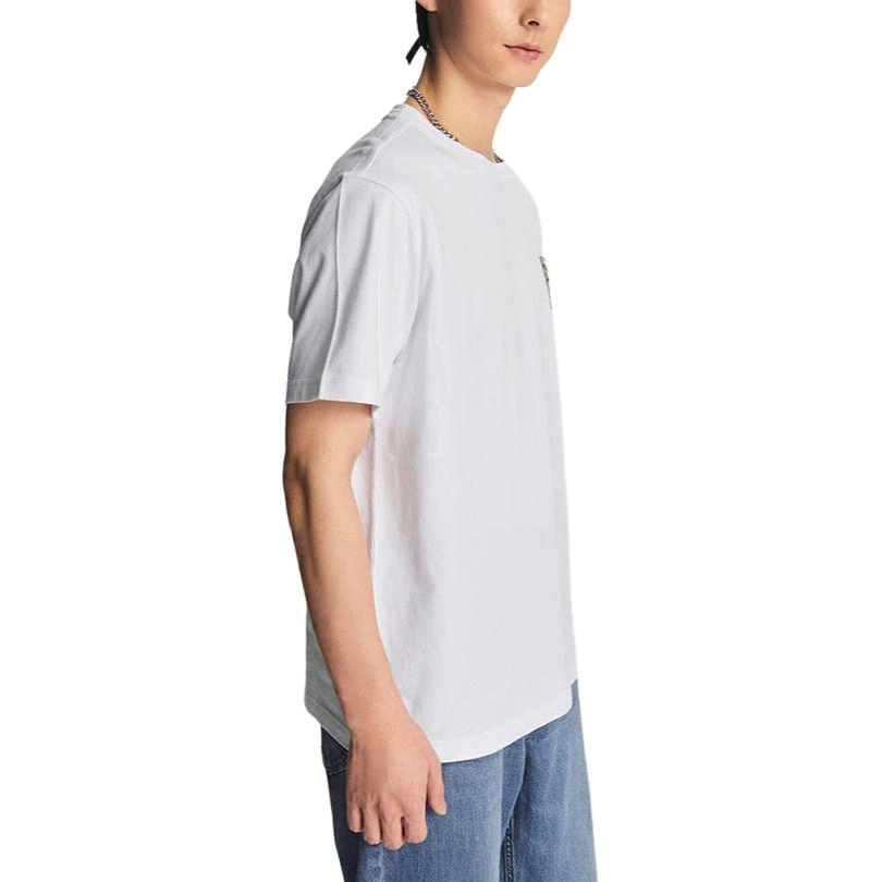 Lee T