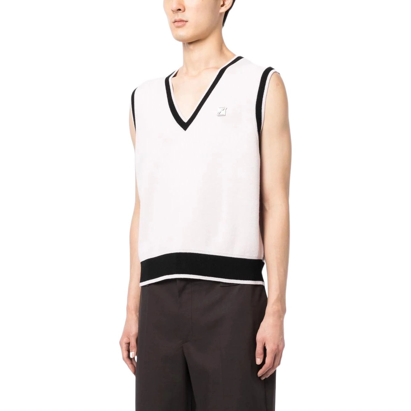 WE11DONE FW22 VLogo
