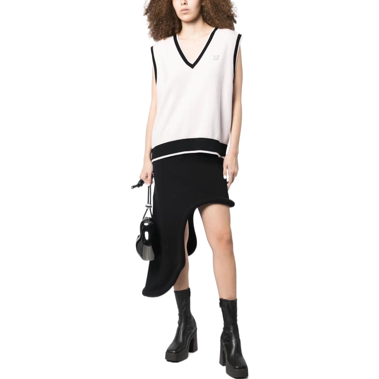 WE11DONE FW22 VLogo