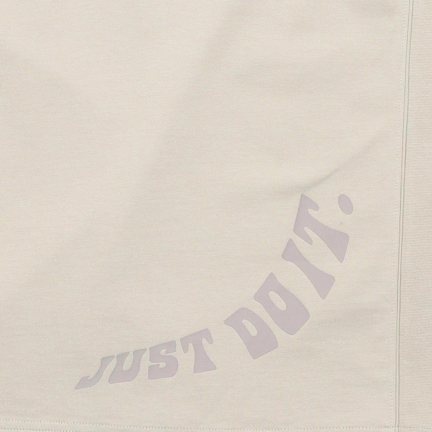 Nike Dri-FIT Standard Issue Logo