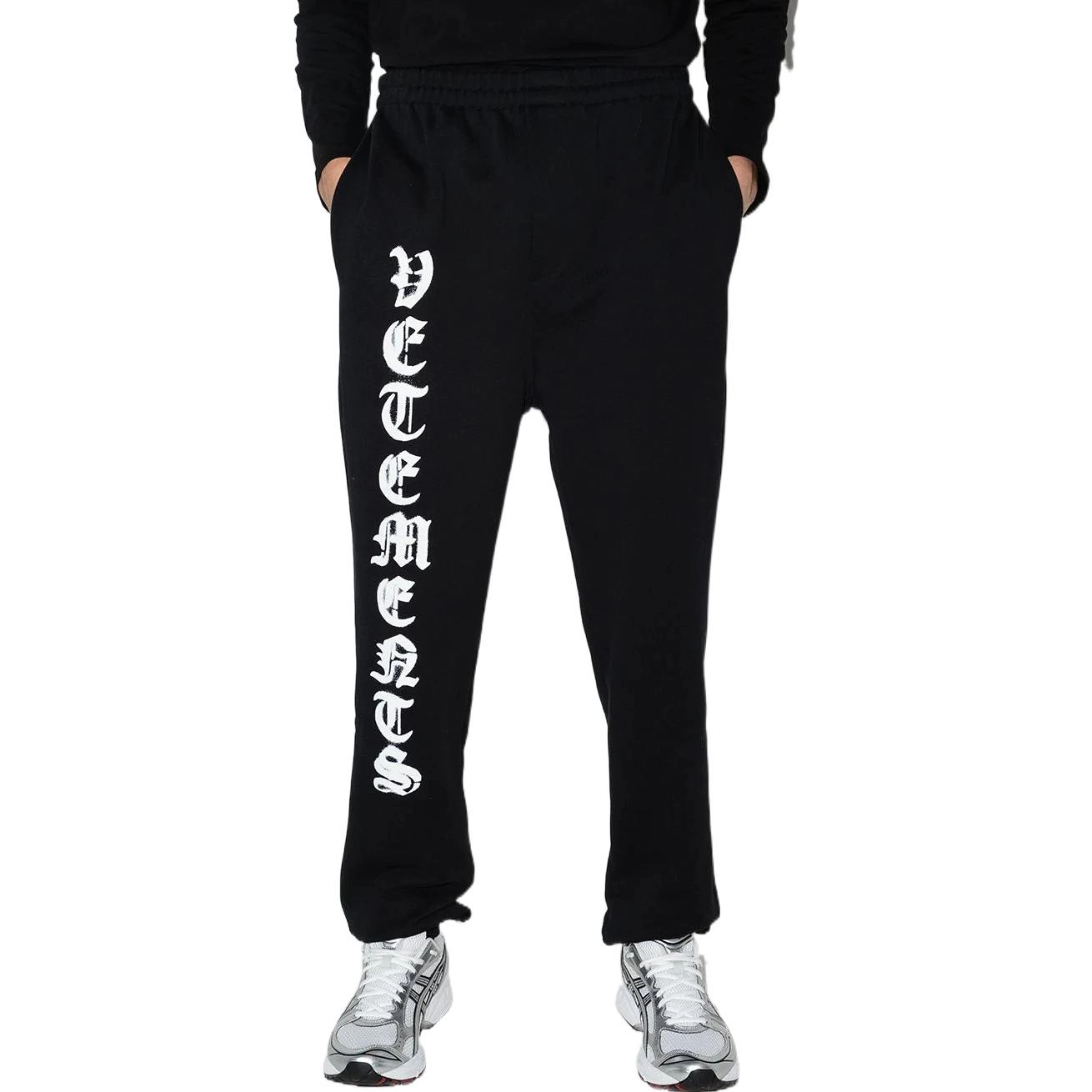 Vetements SS22 Logo