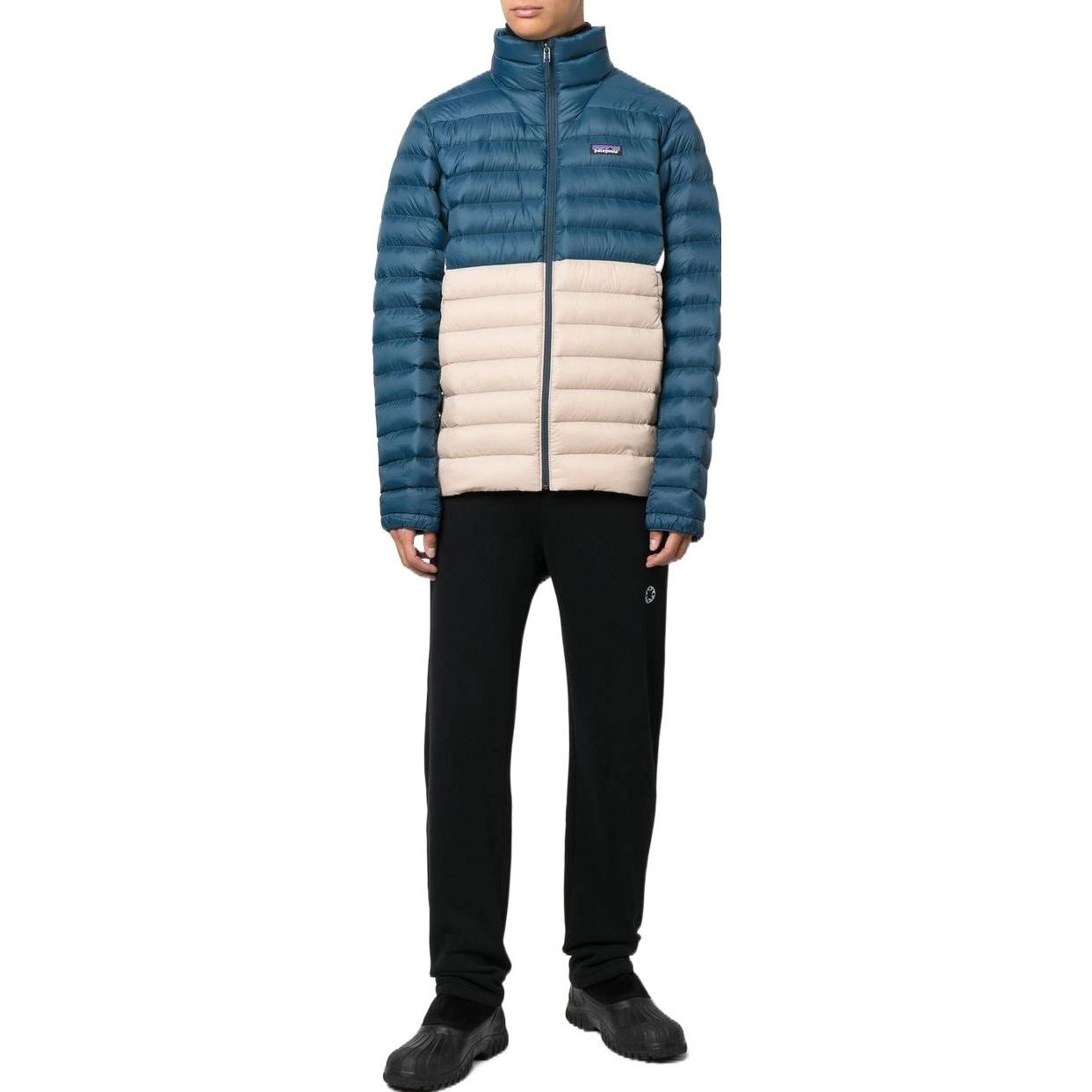 patagonia Down Sweater Logo
