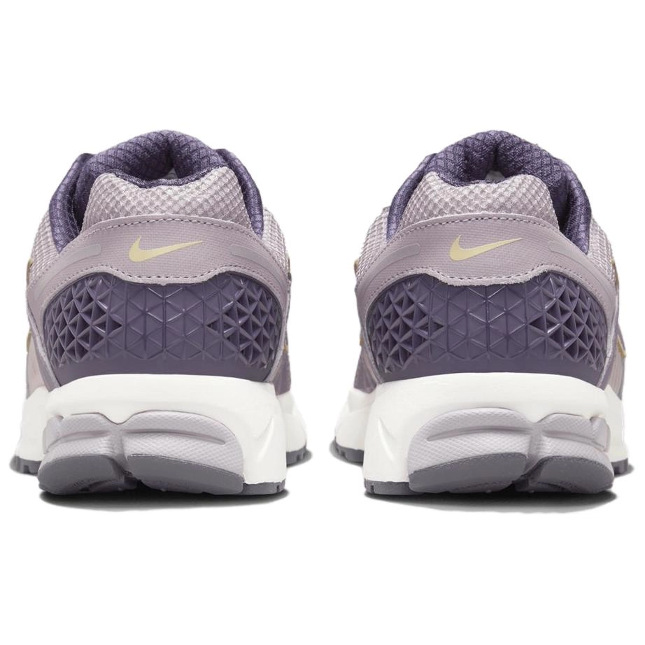 Nike Air Zoom Vomero 5