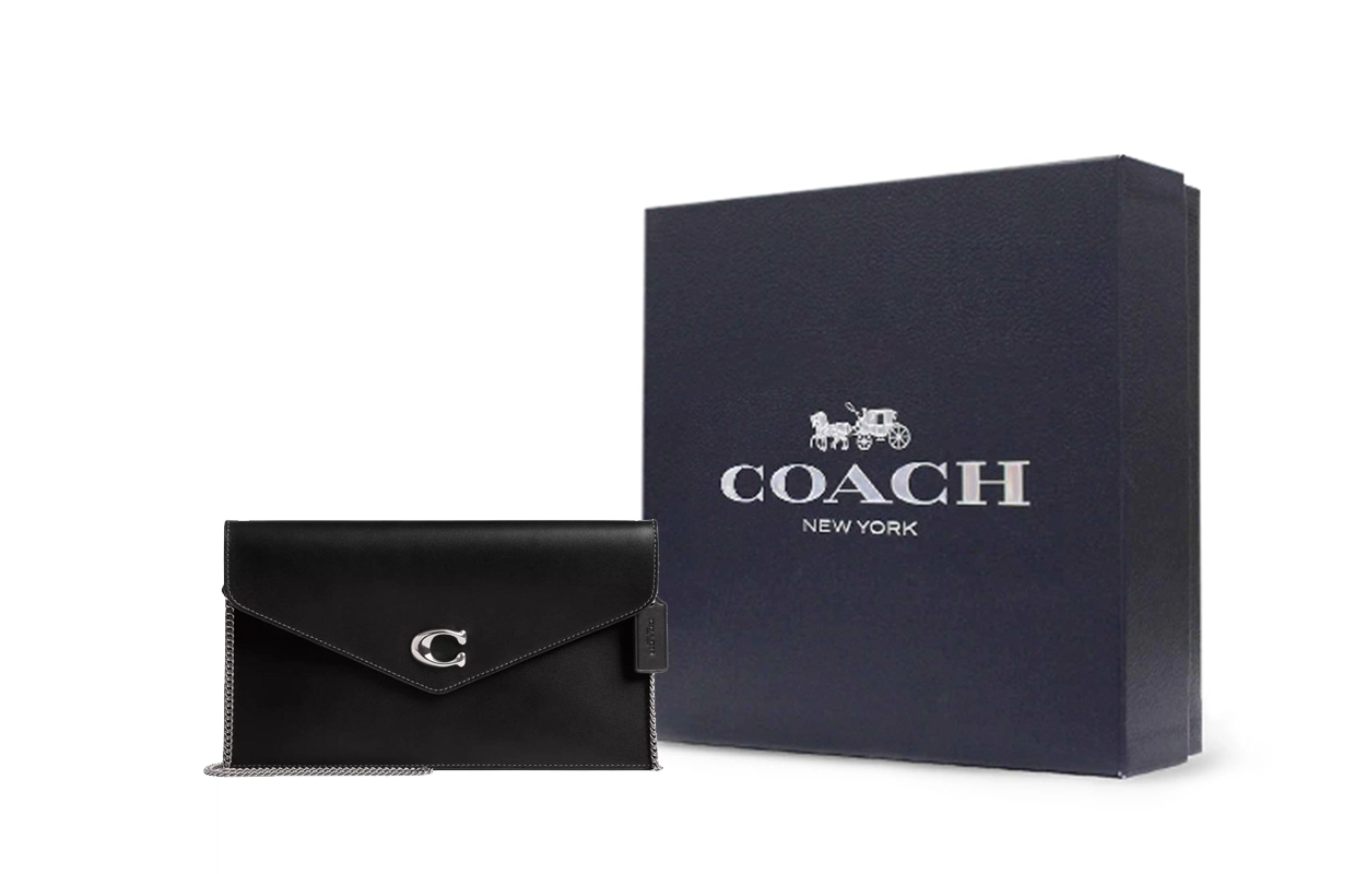 COACH Essential 27 Logo