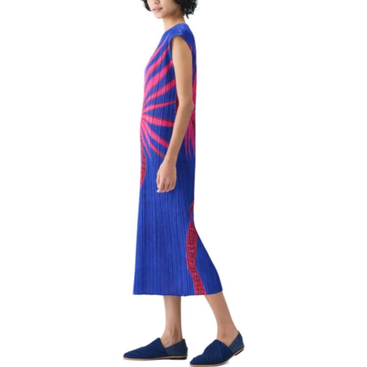 PLEATS PLEASE ISSEY MIYAKE