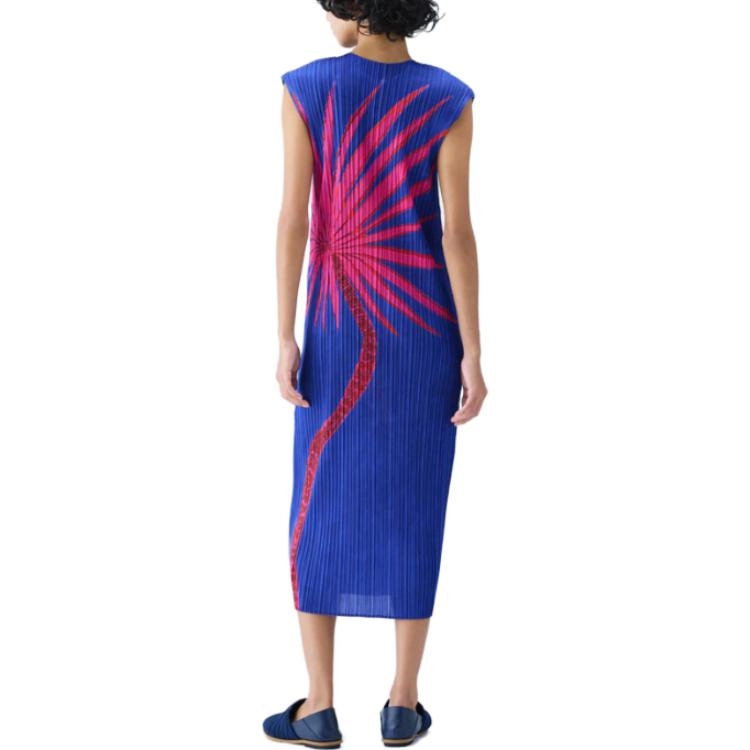 PLEATS PLEASE ISSEY MIYAKE