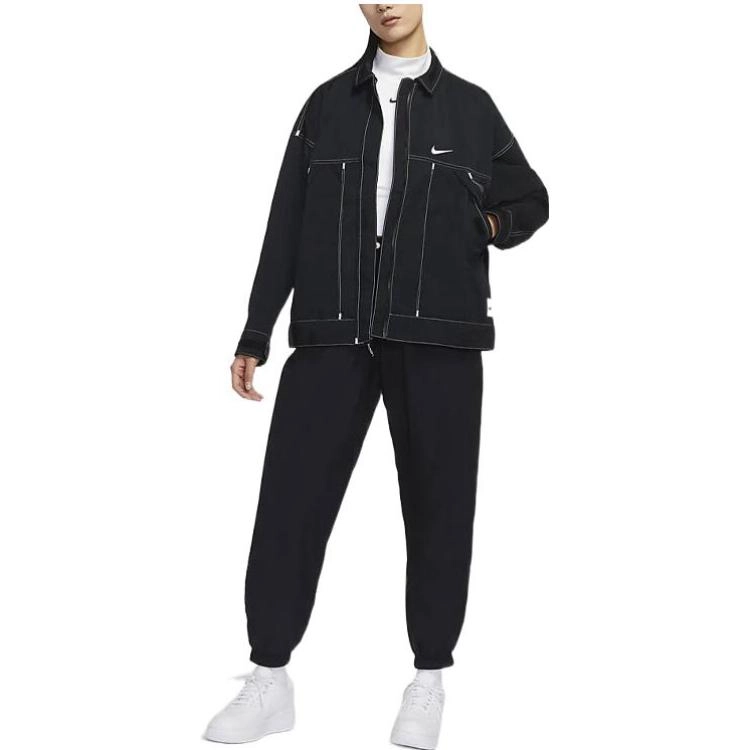 Nike SS22 Sportswear Swoosh Logo