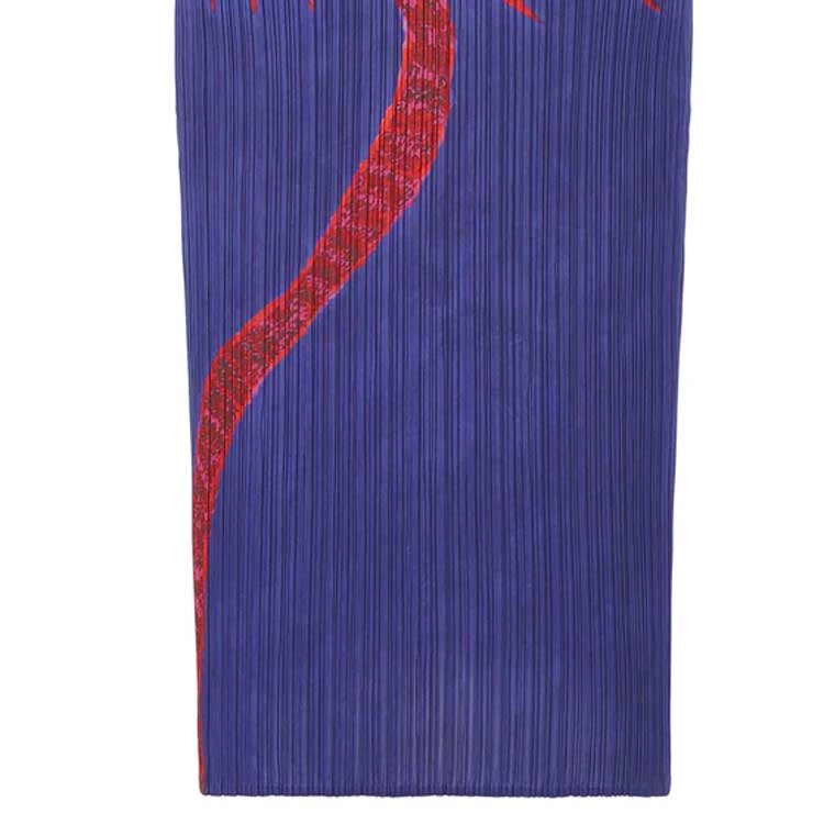 PLEATS PLEASE ISSEY MIYAKE