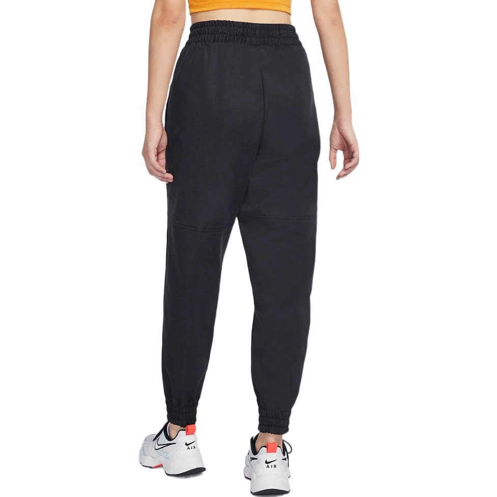 Nike SS22 Logo