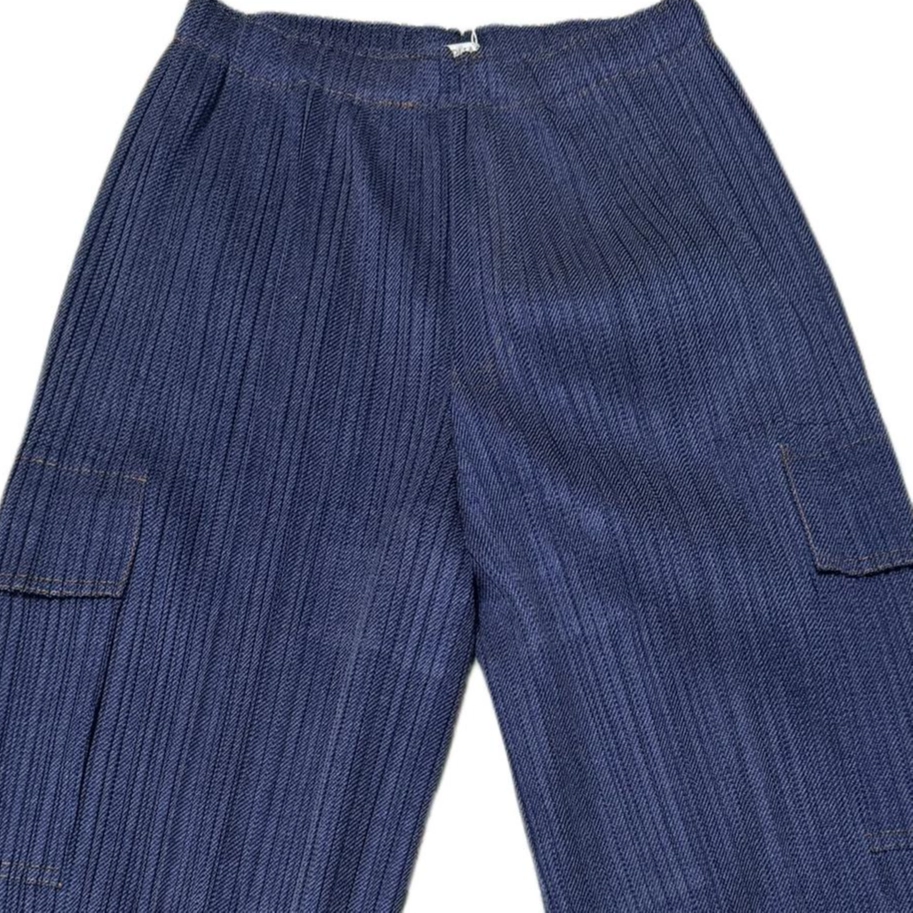 PLEATS PLEASE ISSEY MIYAKE