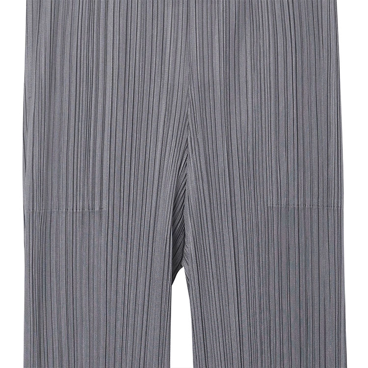 PLEATS PLEASE ISSEY MIYAKE