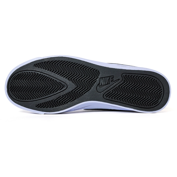Nike Court Royale