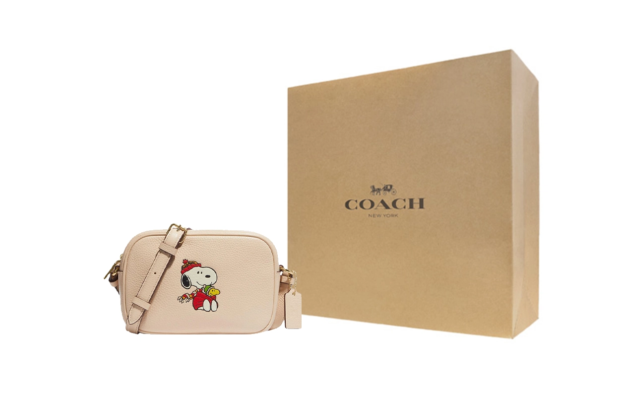 COACH x Peanuts Snoopy Jamie 19