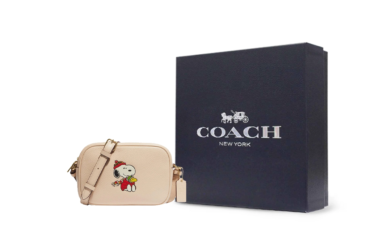 COACH x Peanuts Snoopy Jamie 19