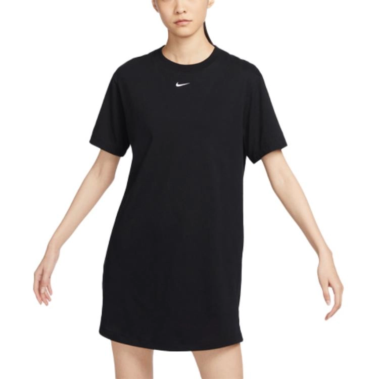 Nike Sportswear Essential Logo