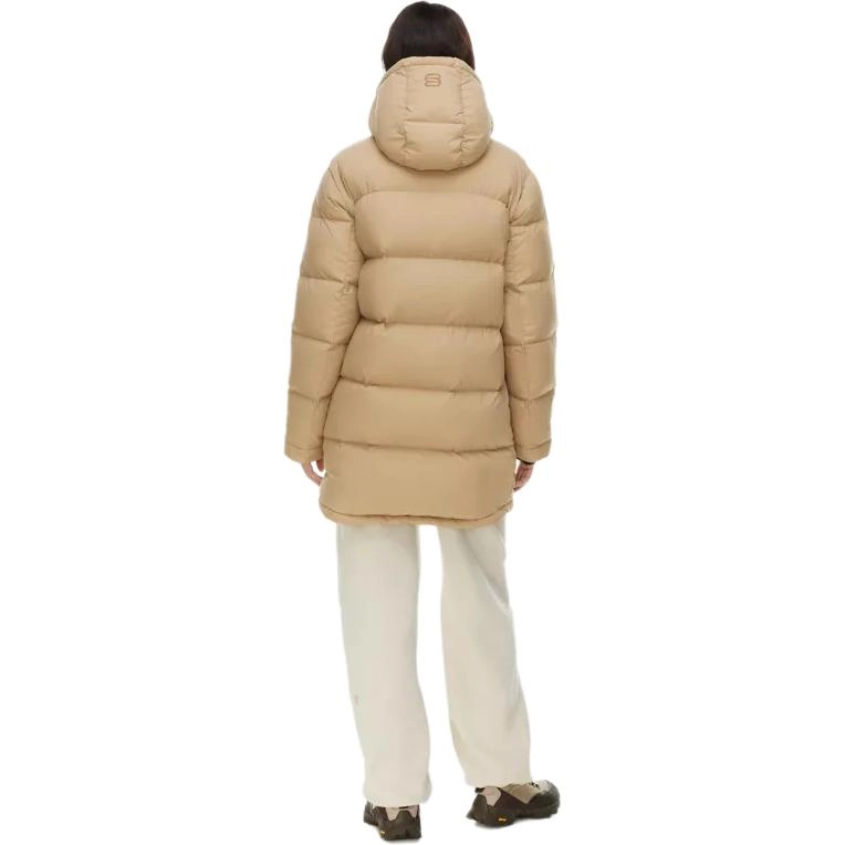 ARITZIA Super Puff cliMATTE Mid 6