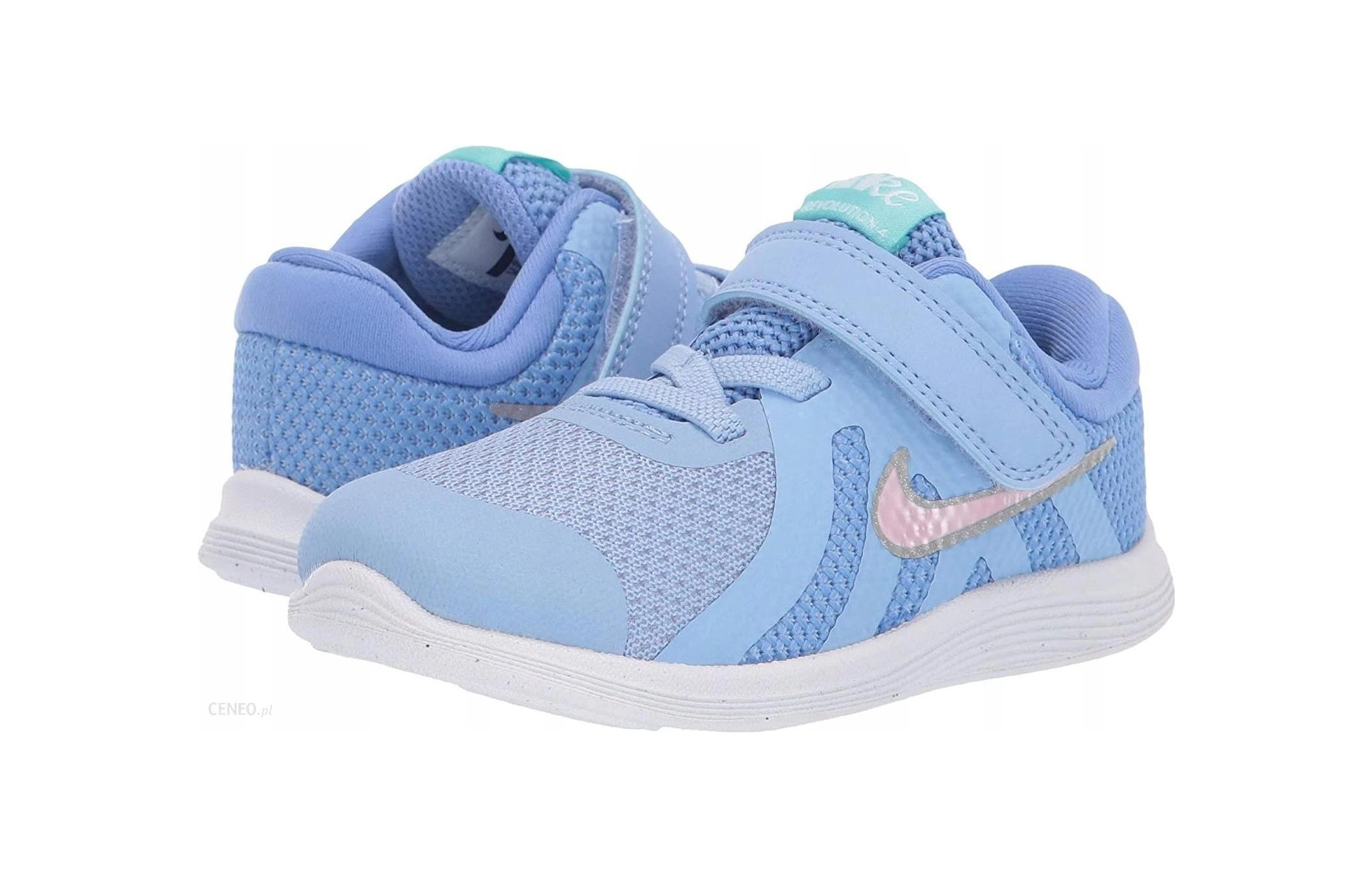 Nike REVOLUTION 4