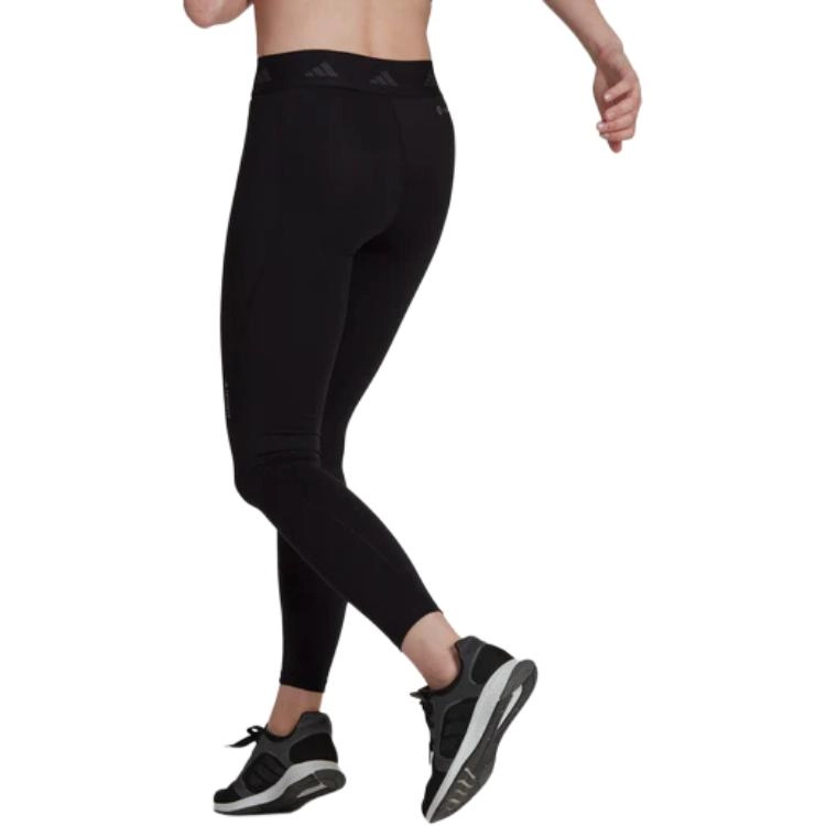 adidas Tf Winter Q4 Logo