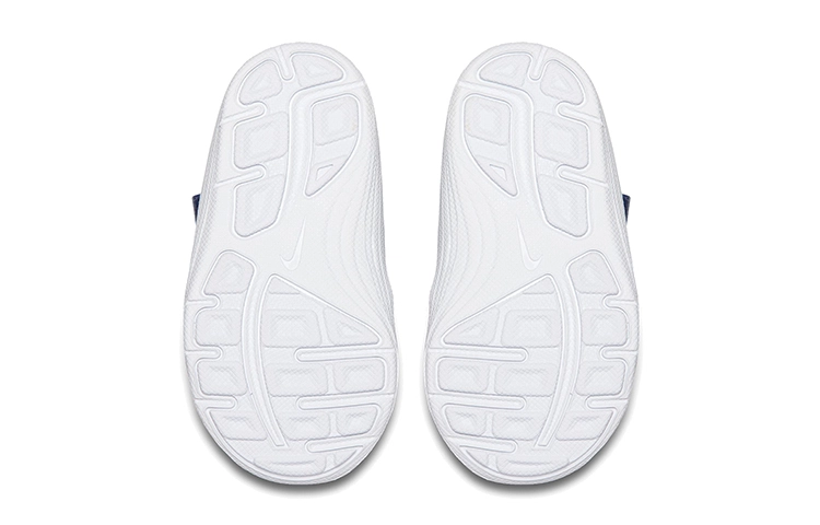 Nike REVOLUTION 3
