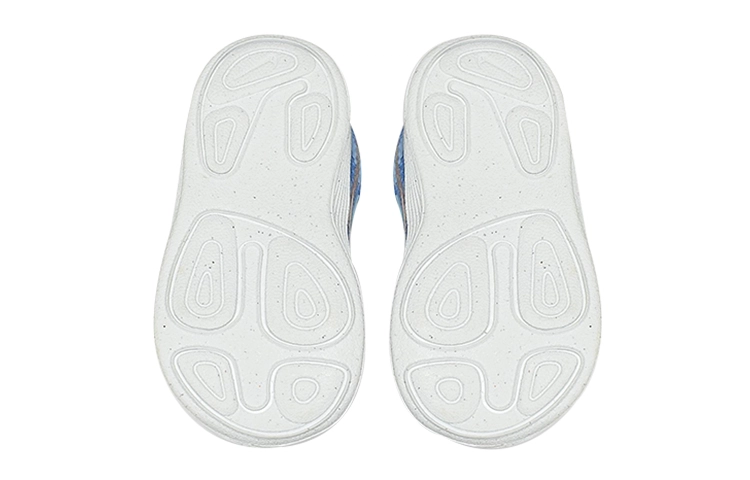 Nike REVOLUTION 4