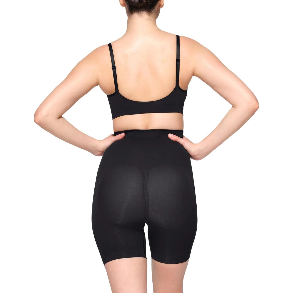 SKIMS SEAMLESS SCULPT MID THIGH SHORT ONYX