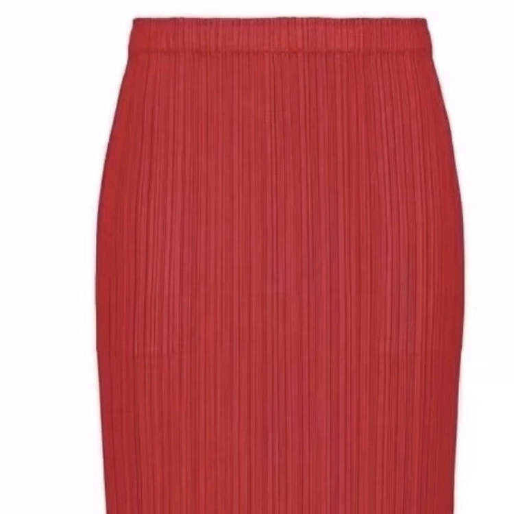 PLEATS PLEASE ISSEY MIYAKE