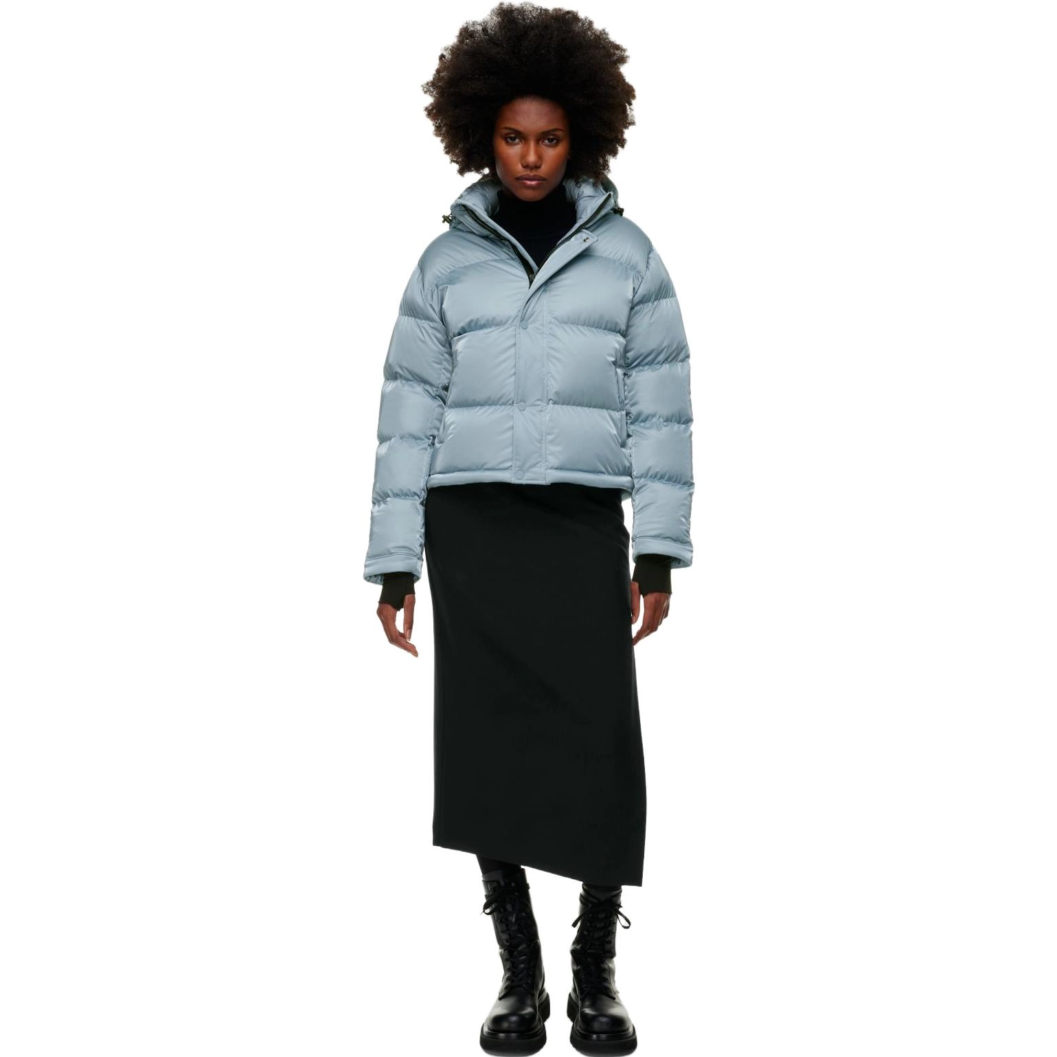 ARITZIA Super Puff Liquid Shine Shorty 4