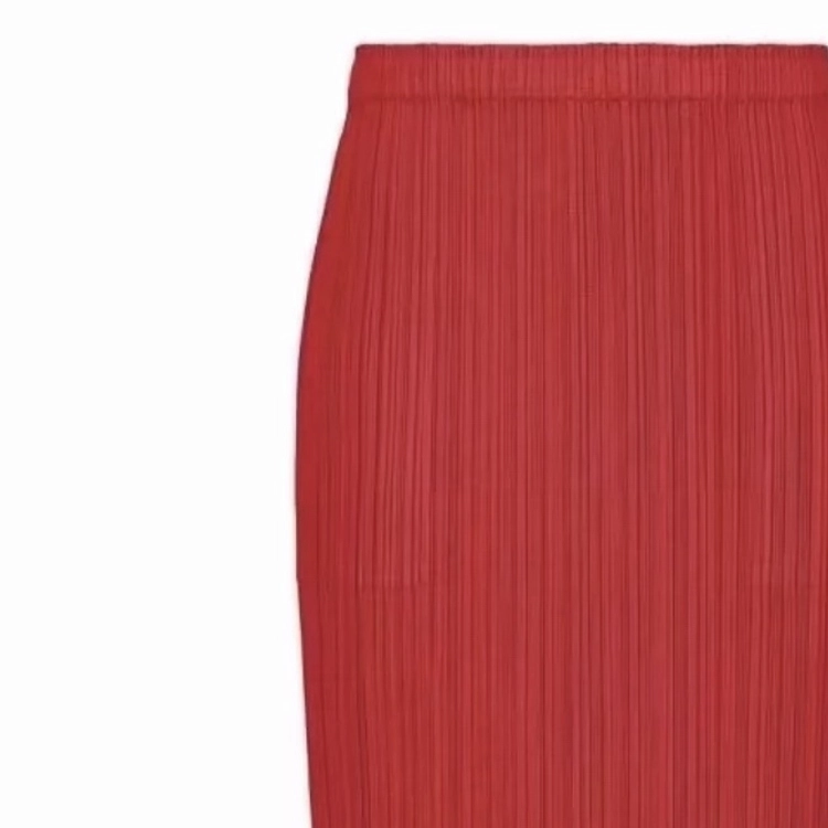 PLEATS PLEASE ISSEY MIYAKE