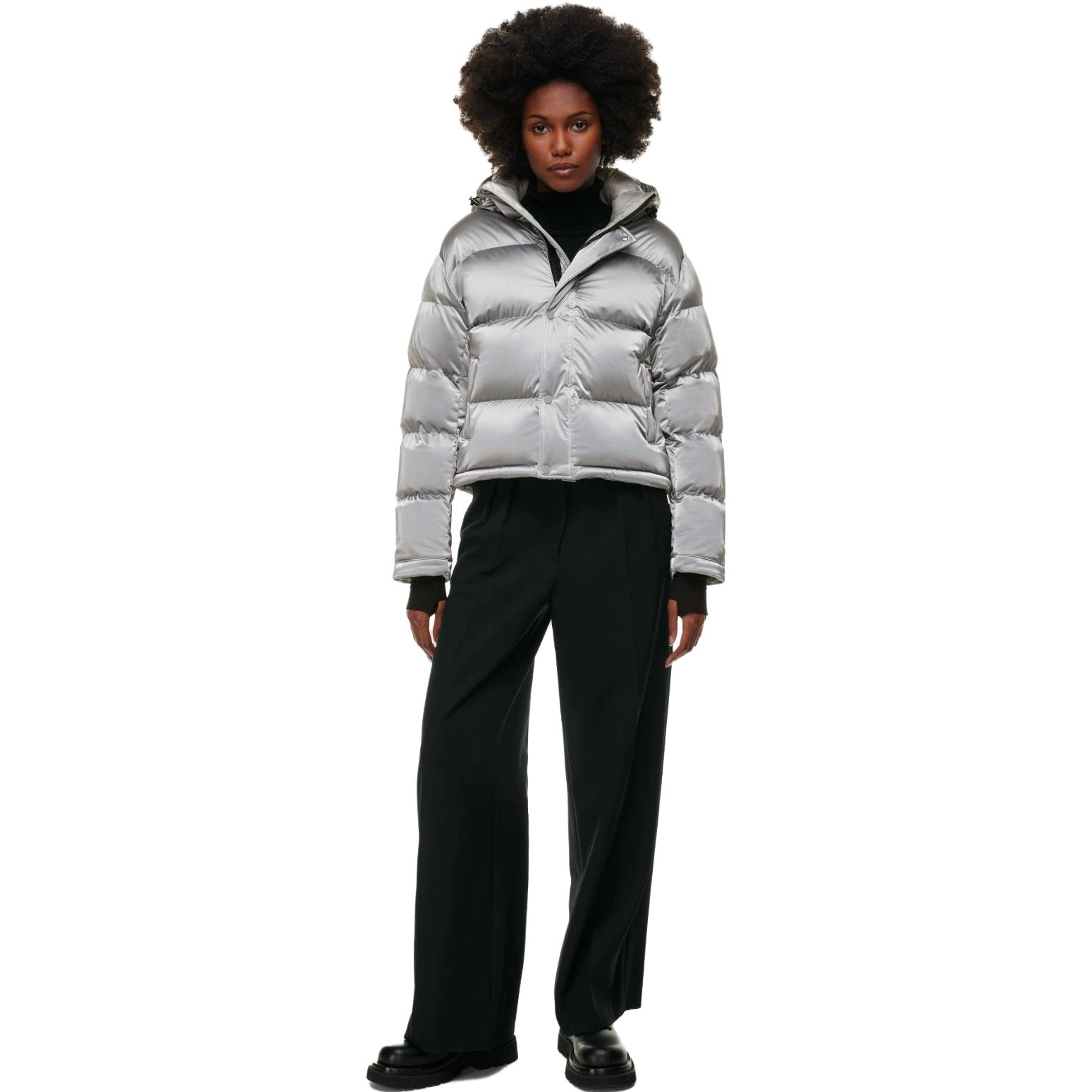 ARITZIA Super Puff Liquid Shine Shorty 4