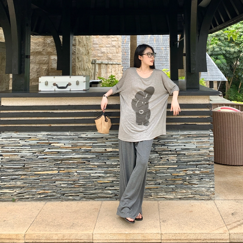 周淼 简约纯色高腰阔腿休闲裤 女款
