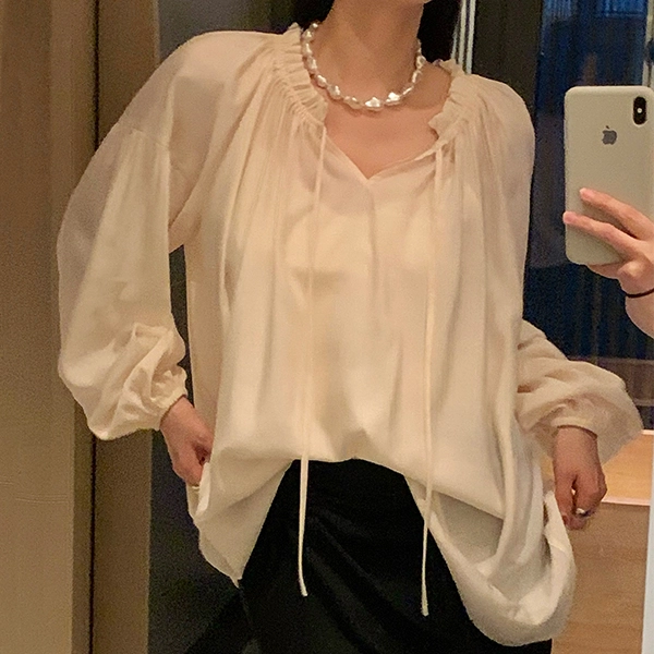 周淼 纯色荷叶领套头直筒衬衫 女款 杏色