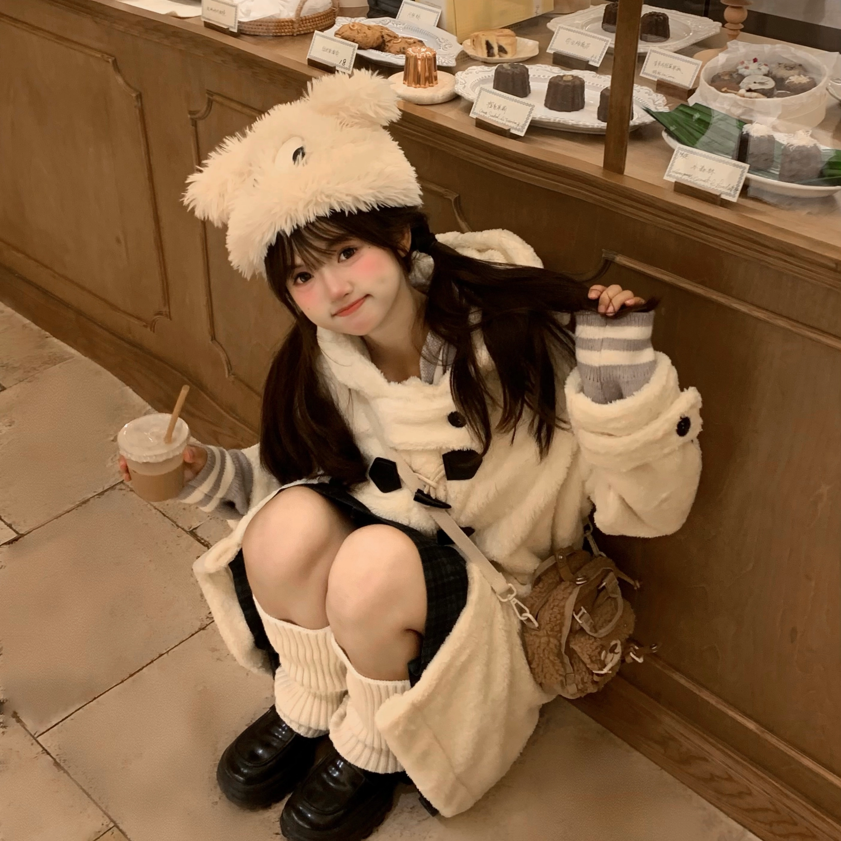 花山家的猫 连帽厚款纯色设计宽松连帽牛角扣外套大衣 女款 白色