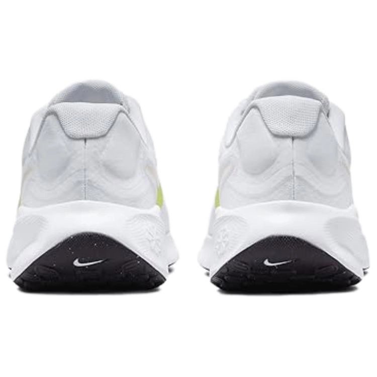 Nike REVOLUTION 7