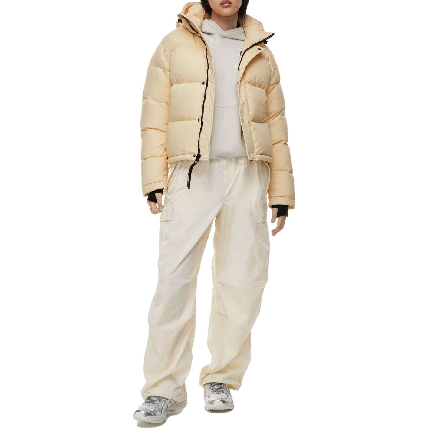 ARITZIA TNA Super Puff Shorty 700 4