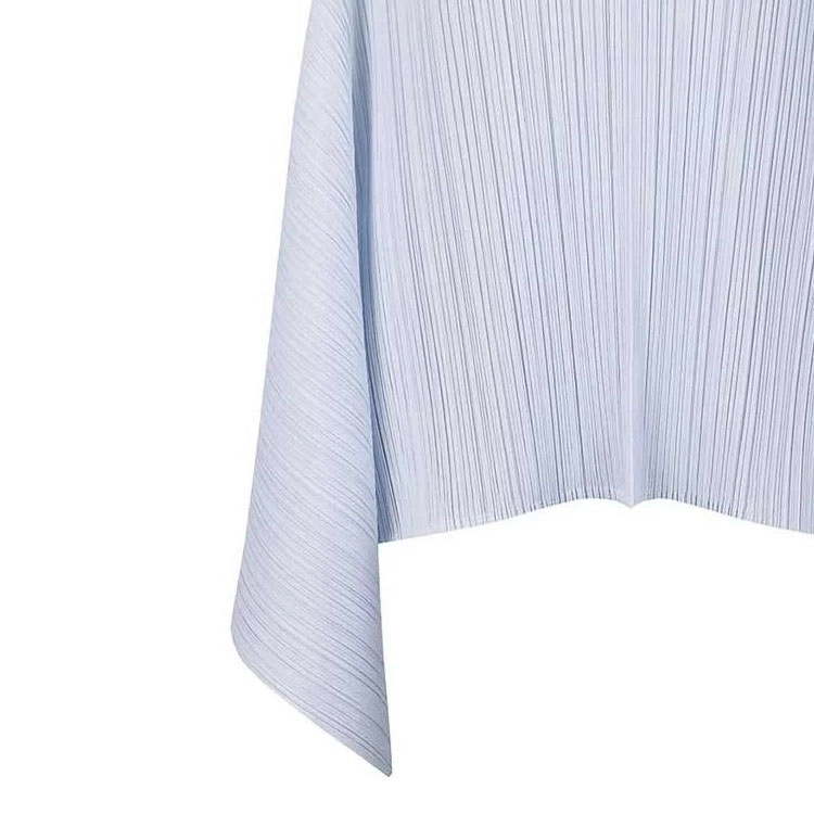 PLEATS PLEASE ISSEY MIYAKE